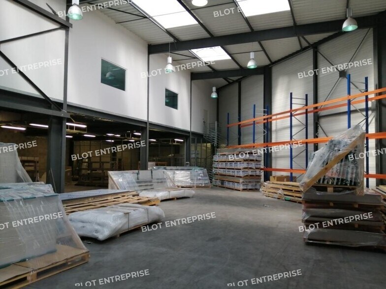 Flex dans Rezé à louer - Photo du bâtiment - Image 2 de 13