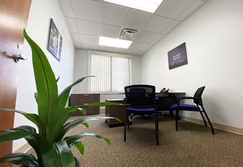 1802 N Alafaya Trl, Orlando, FL à vendre - Photo intérieure - Image 3 de 32