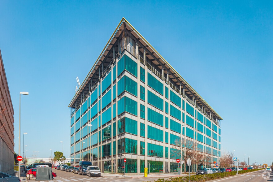 Calle Vía de Dublín, 7, Madrid, Madrid for lease - Building Photo - Image 2 of 26