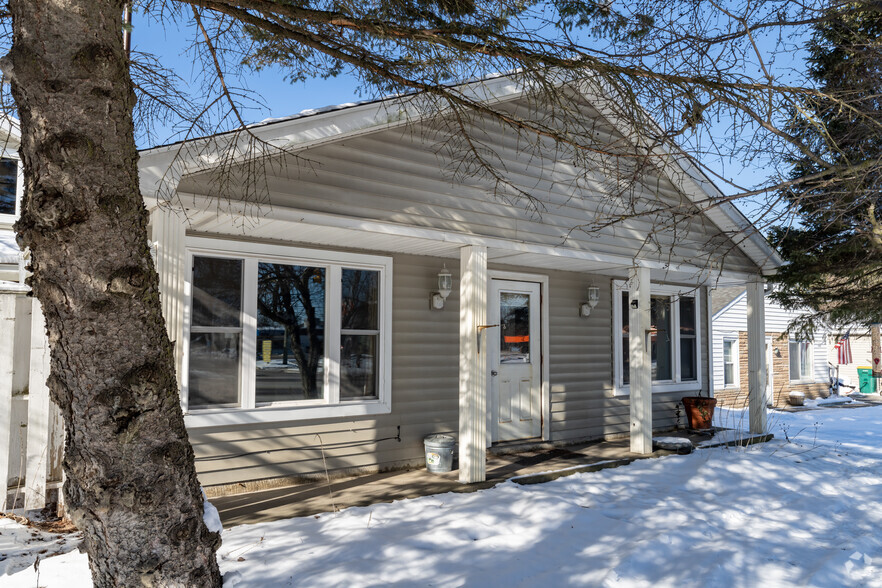 456 Ortonville Rd, Ortonville, MI for sale - Primary Photo - Image 1 of 12