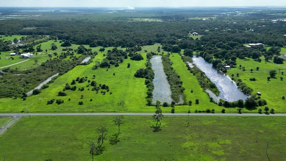 18030 Parkinson Rd, Alva, FL à vendre - Vidéo sur l’inscription commerciale - Image 1 de 11