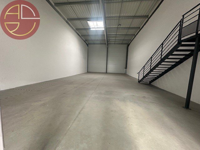 Industrial in Bruguières for lease - Building Photo - Image 3 of 7