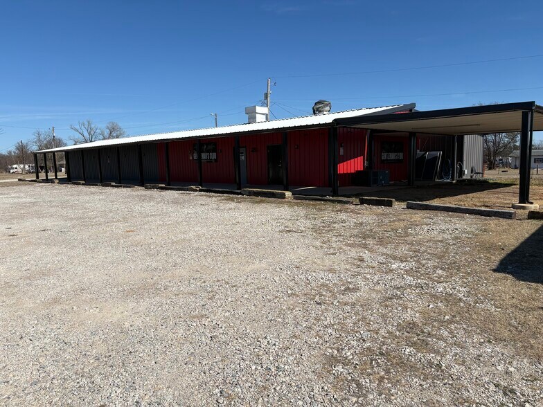 1704 E Hwy 70, Kingston, OK à vendre - Photo du bâtiment - Image 2 de 55