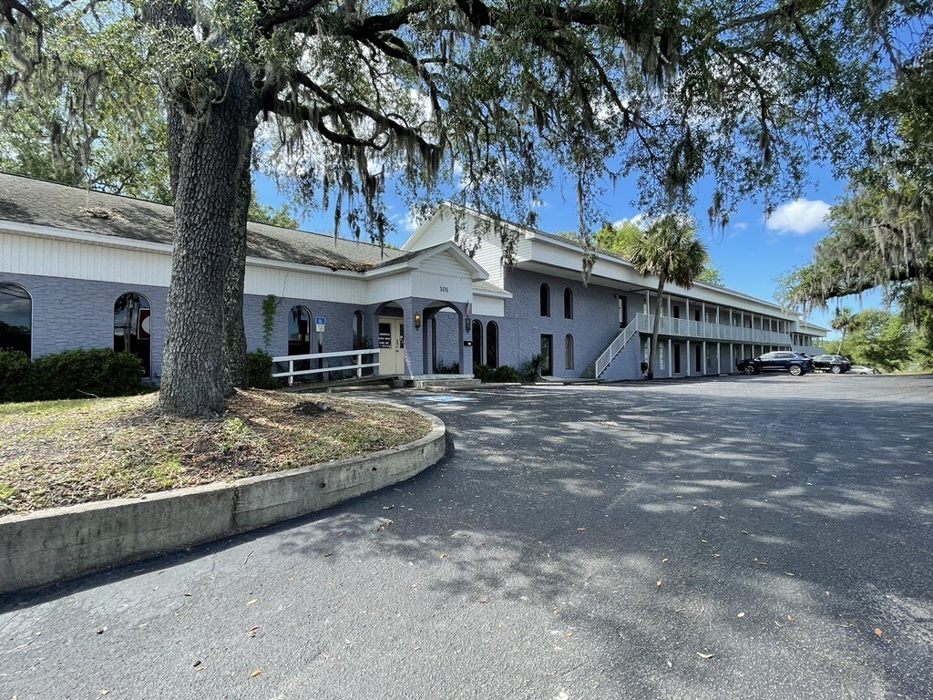 203 John Sims Pky, Niceville, FL for sale Building Photo- Image 1 of 1