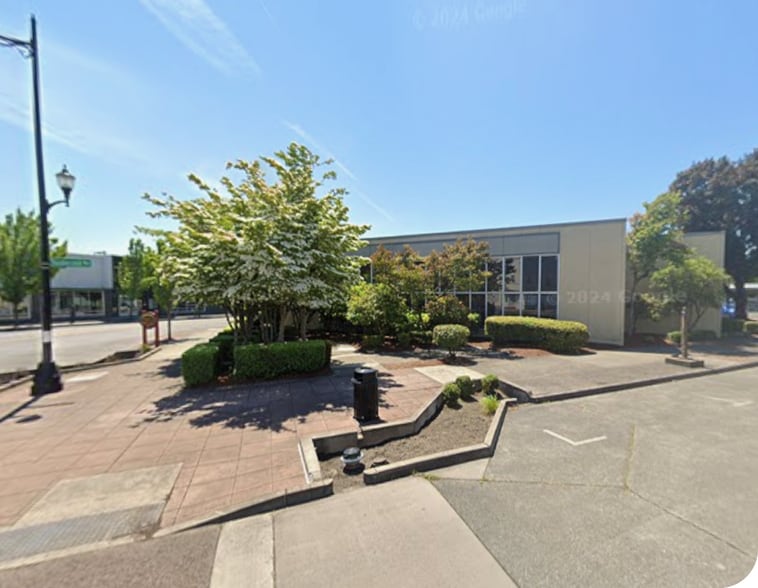 1515 Commerce Ave, Longview, WA à vendre - Photo du bâtiment - Image 2 de 4