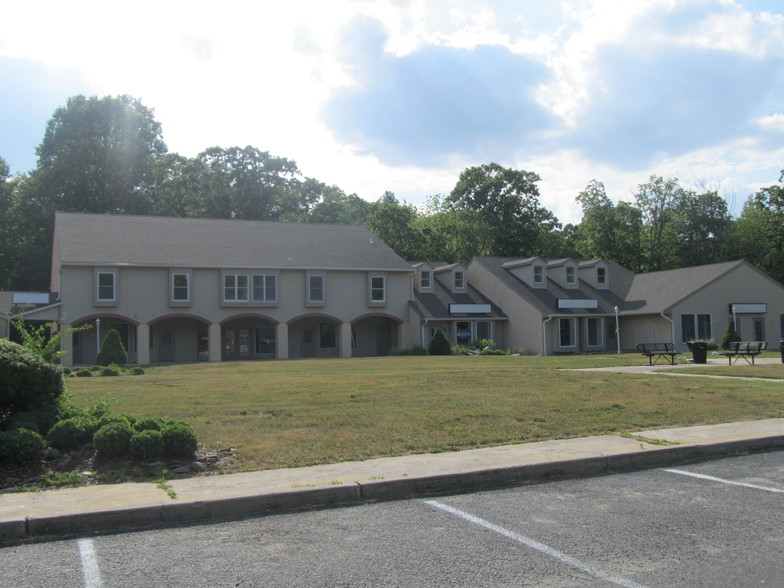 123 Creek Rd, Mount Laurel, NJ for sale - Building Photo - Image 1 of 1