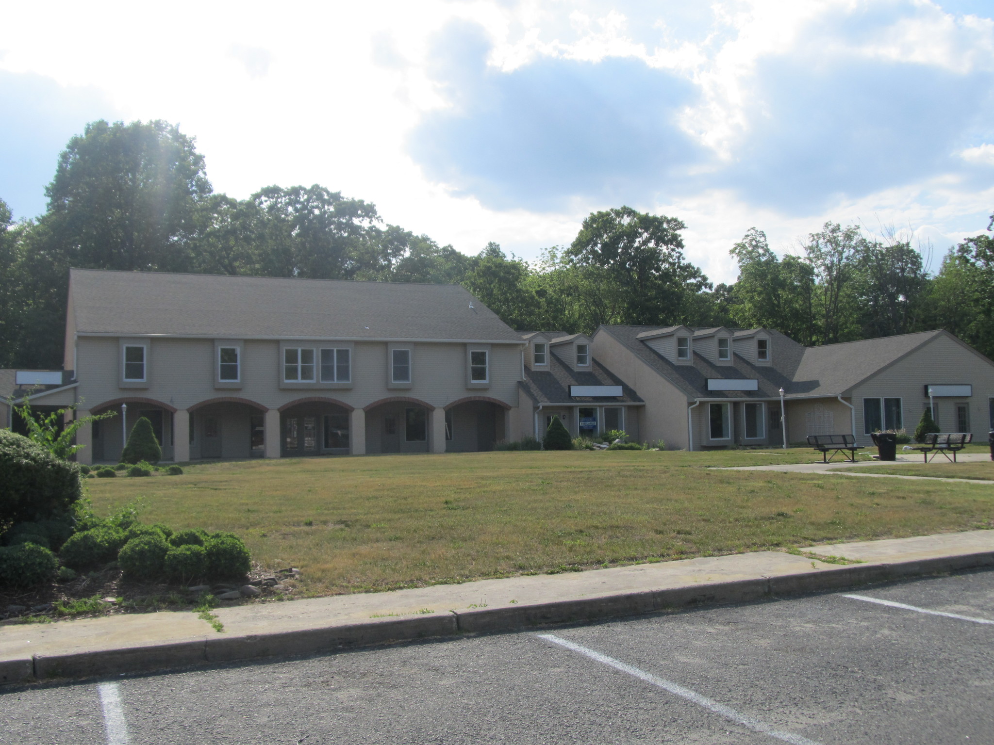 123 Creek Rd, Mount Laurel, NJ à vendre Photo du bâtiment- Image 1 de 1