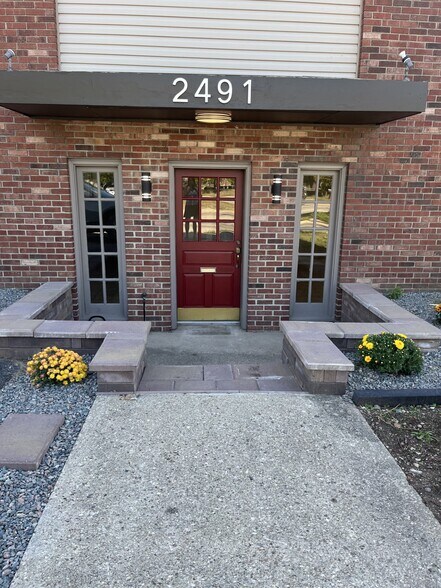 2491 Sycamore Ln, West Lafayette, IN à louer - Photo du bâtiment - Image 3 de 3