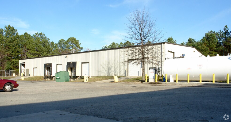 6512 Chapel Hill Rd, Raleigh, NC à louer - Photo du bâtiment - Image 3 de 9