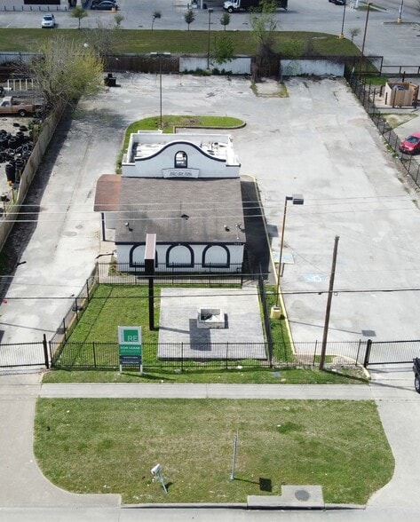 7473 N Shepherd Dr, Houston, TX for lease - Building Photo - Image 2 of 5