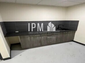 Flex in Gémenos for lease Interior Photo- Image 2 of 4