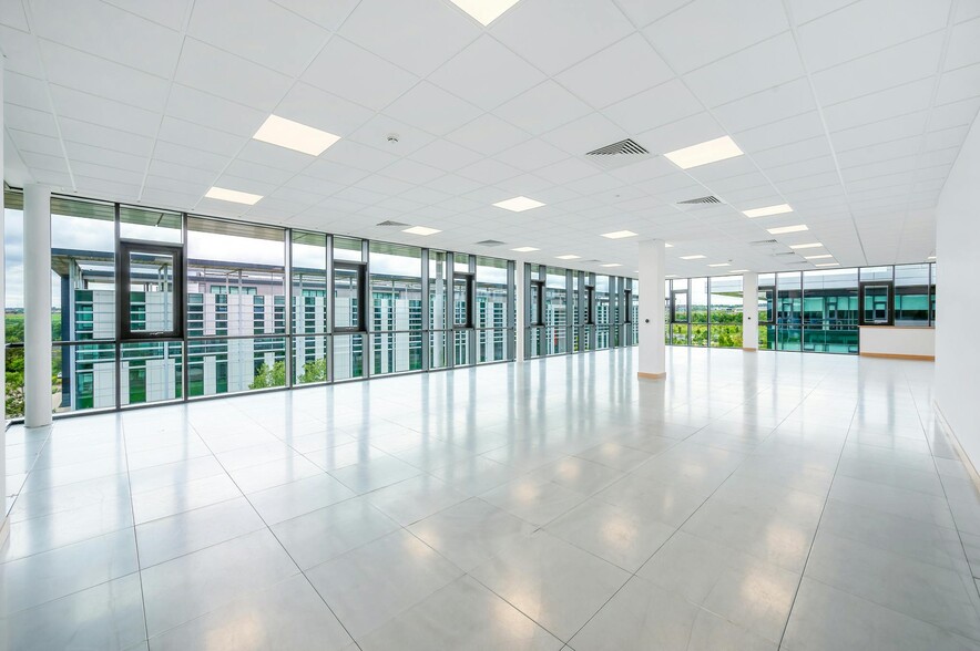 Parklands Ave, Holytown for lease - Building Photo - Image 3 of 5