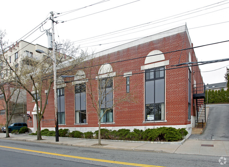 271 Main St, Eastchester, NY for lease - Building Photo - Image 2 of 4