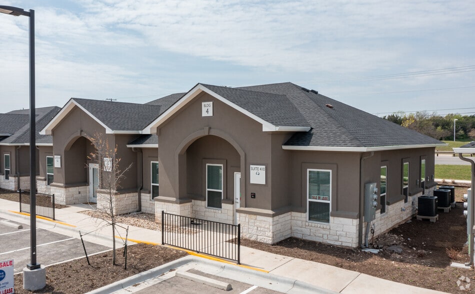 660 S Bagdad Rd, Leander, TX for sale - Primary Photo - Image 1 of 4