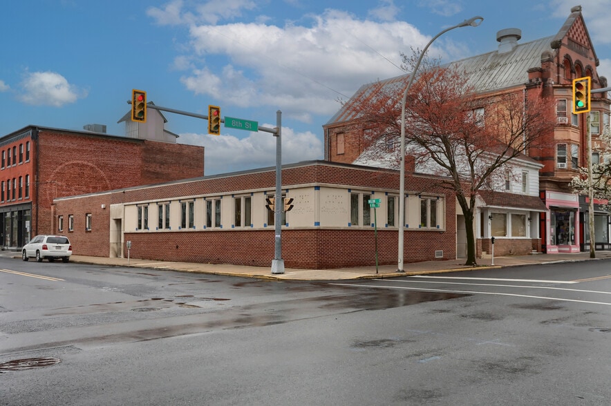 44 N 8th St, Lebanon, PA for lease - Building Photo - Image 1 of 28