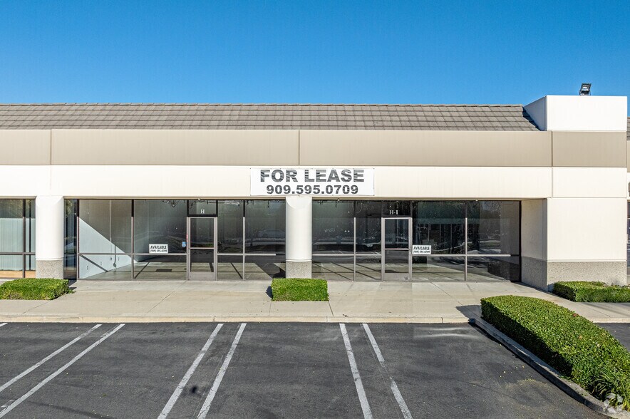20265 E Valley Blvd, Walnut, CA à louer - Photo du bâtiment - Image 3 de 25