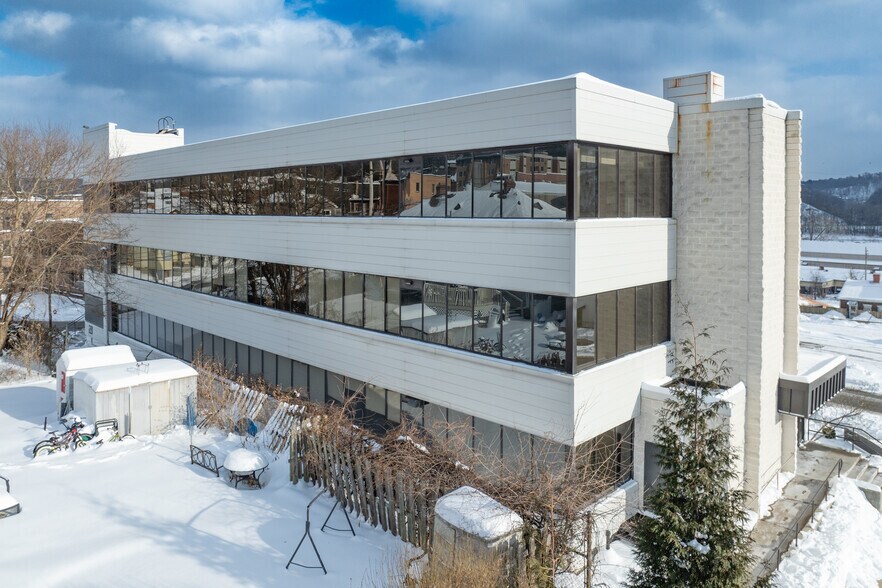 221 7th St, Pittsburgh, PA à louer - Photo du bâtiment - Image 3 de 4