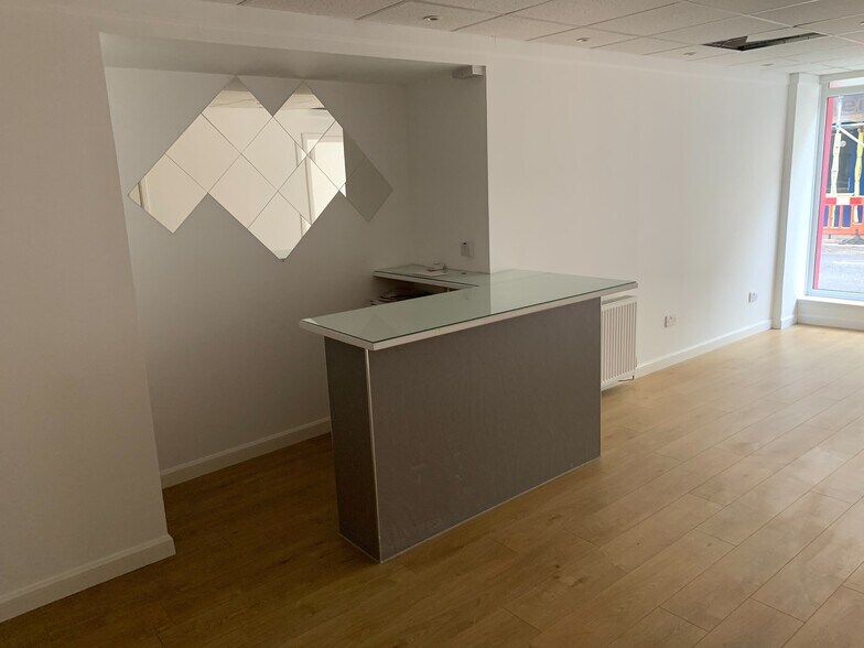 8 Princes St, Perth à vendre - Photo du bâtiment - Image 3 de 5