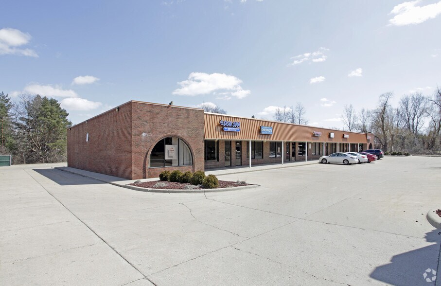 54750-54840 Mound Rd, Shelby Township, MI for lease - Primary Photo - Image 1 of 4
