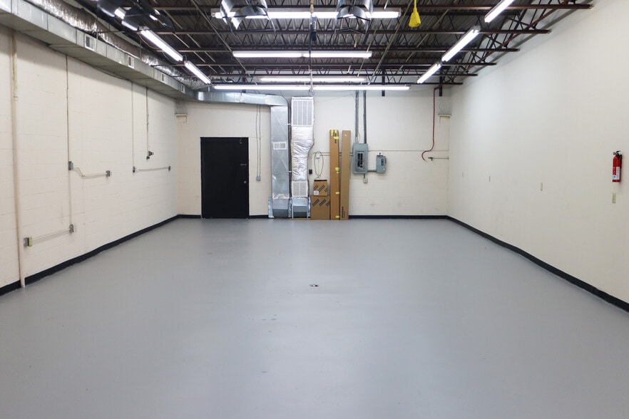 2015 Binford St, Greensboro, NC for lease - Building Photo - Image 2 of 10