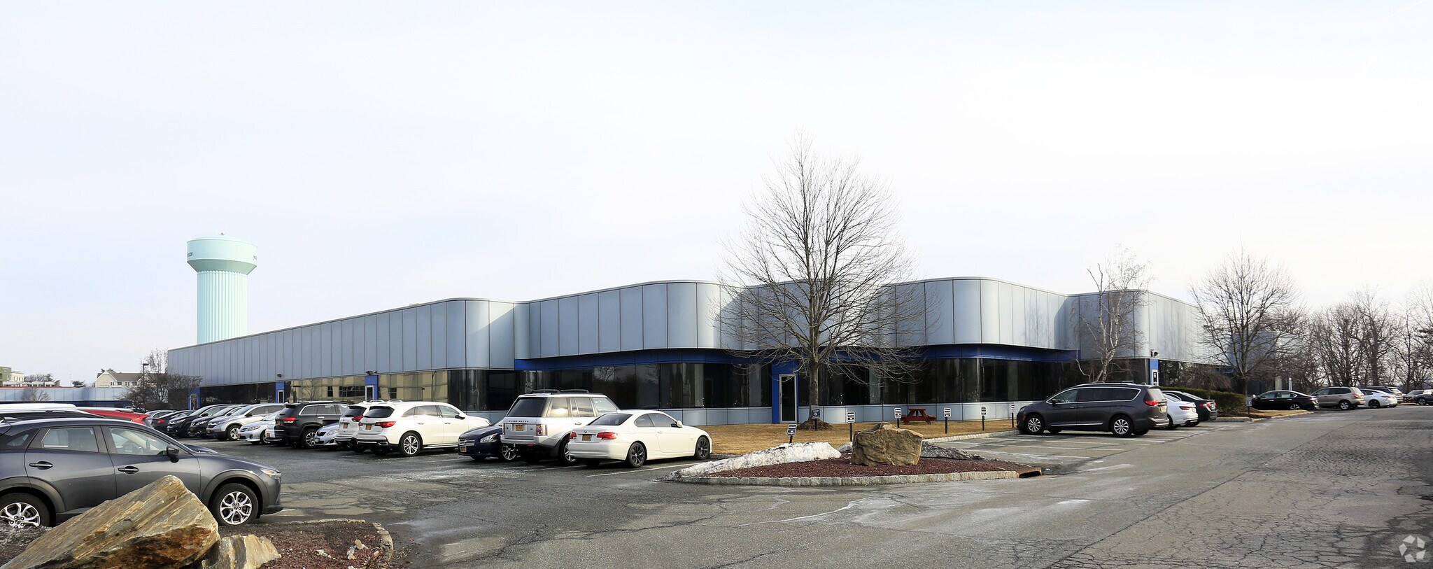 200 Corporate Blvd S, Yonkers, NY for lease Primary Photo- Image 1 of 6