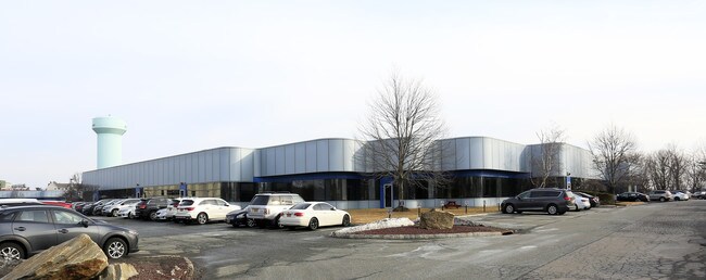 Plus de détails pour 200 Corporate Blvd S, Yonkers, NY - Industriel à louer