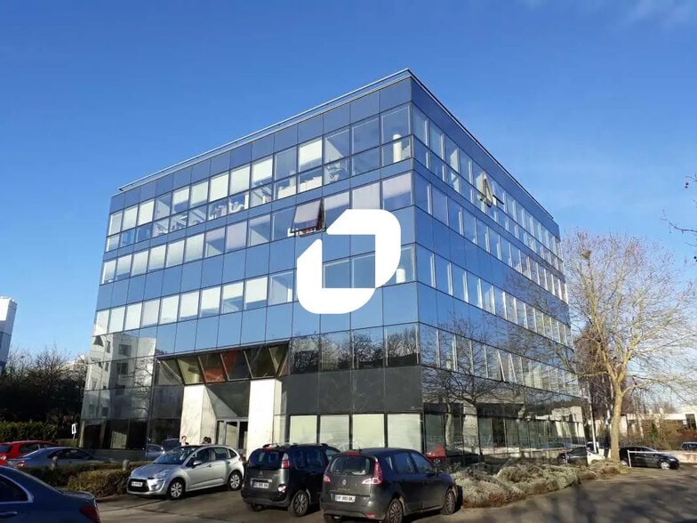 2 Rue Hélène Boucher, Guyancourt à vendre - Photo du bâtiment - Image 2 de 7