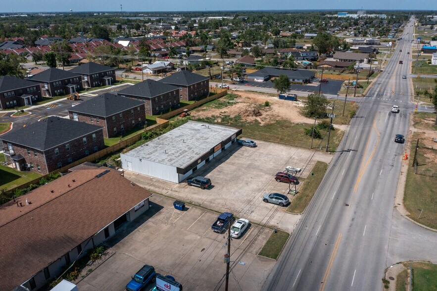 310 N 13th St, Rogers, AR à vendre - Photo du bâtiment - Image 2 de 5