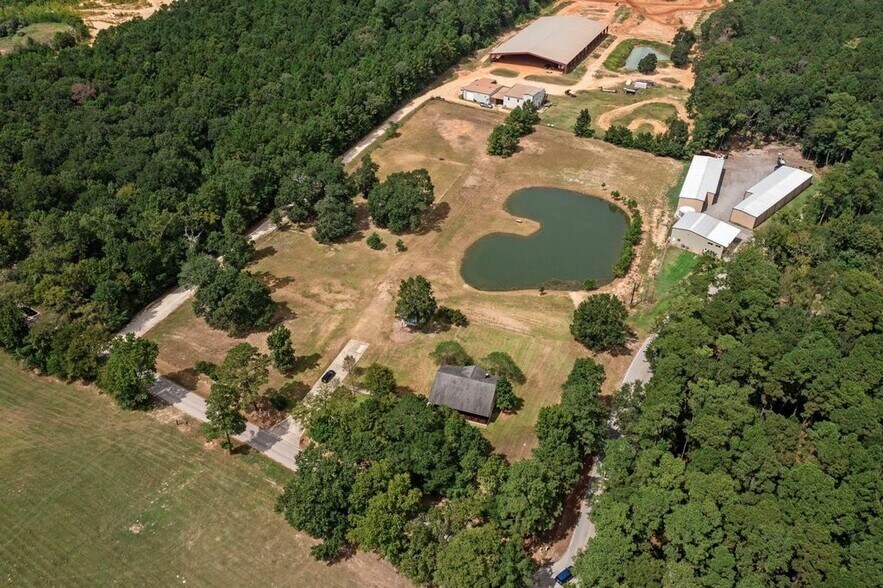 1250 S Pine Lake Rd, Montgomery, TX à vendre - Photo du bâtiment - Image 3 de 15