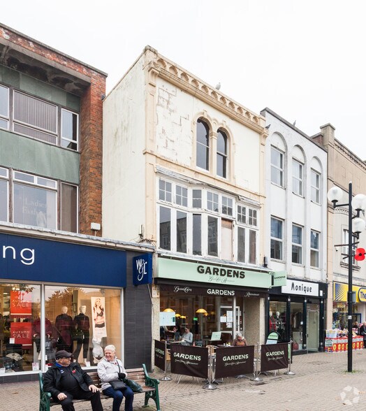 82 High St, Weston Super Mare à louer - Photo principale - Image 1 de 4