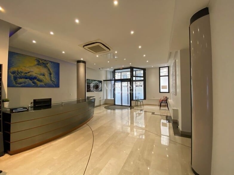 3 Square Desaix, Paris for lease - Building Photo - Image 1 of 9