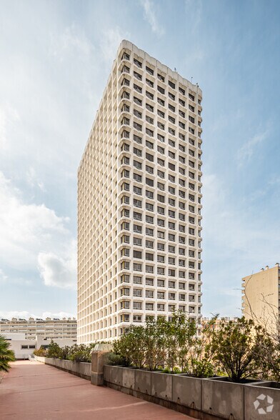 65 Avenue Jules Cantini, Marseille à louer - Photo du bâtiment - Image 2 de 6