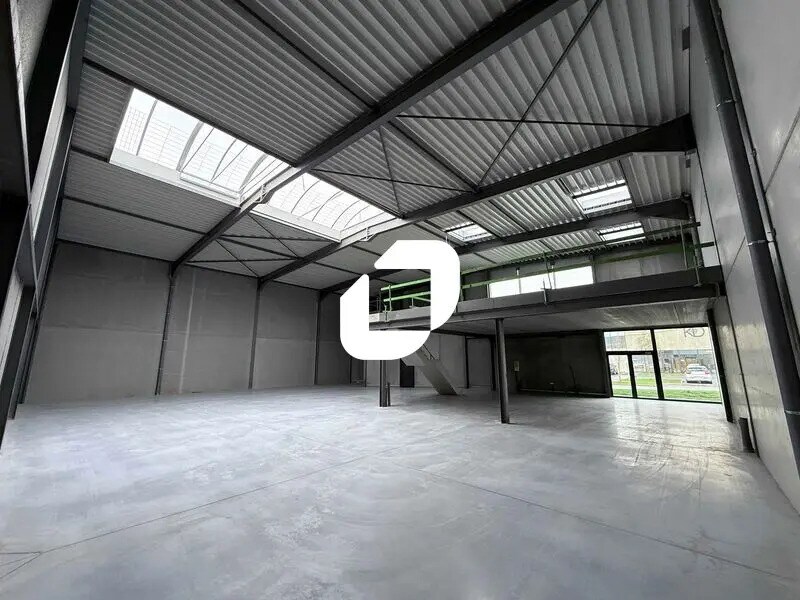 Flex in Le Mesnil-Amelot for lease Interior Photo- Image 1 of 29