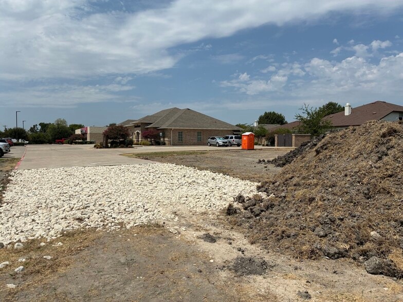 1108 W White St, Anna, TX for lease - Building Photo - Image 2 of 4