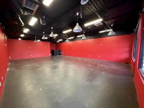 8010-8022 N 56th St, Tampa, FL à louer Photo intérieure- Image 2 de 4