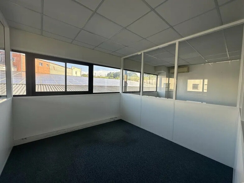 Office in Montpellier for lease - Interior Photo - Image 3 of 11