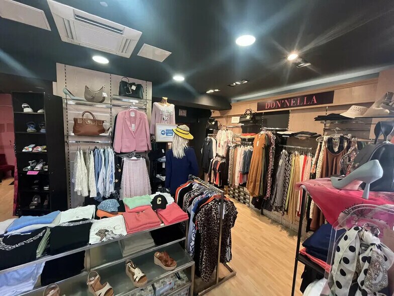 Retail in Obernai for lease - Building Photo - Image 3 of 6