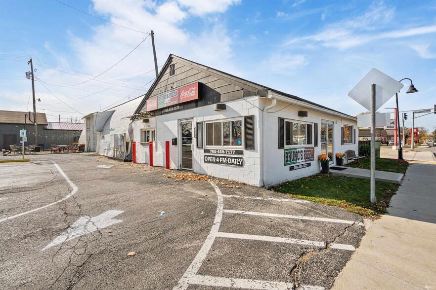 1215 W Jefferson St, Kokomo, IN à vendre - Photo principale - Image 1 de 20