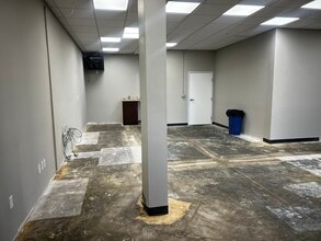 2350 Hastings Ave, Newport, MN à louer Photo intérieure- Image 1 de 4