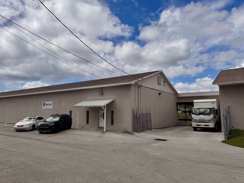 9610 Harney Rd, Thonotosassa, FL à vendre - Photo du bâtiment - Image 2 de 4