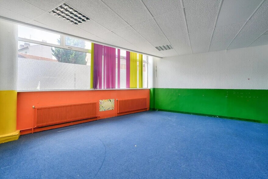 55 Rue Du Général Leclerc, Le Kremlin-Bicêtre for sale - Interior Photo - Image 1 of 15