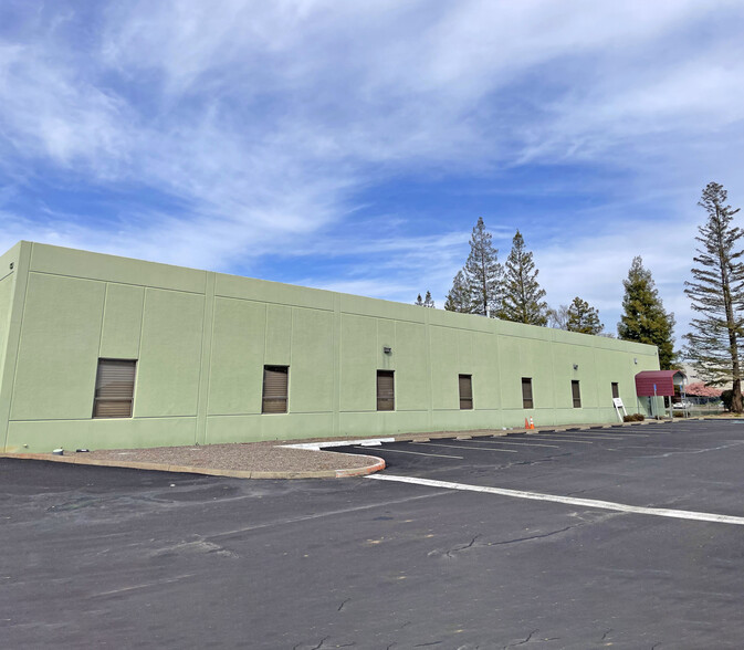 3645 N Laughlin Rd, Santa Rosa, CA for lease - Building Photo - Image 1 of 3