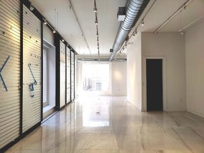 251-253 Fifth Ave, New York, NY for lease Interior Photo- Image 2 of 9