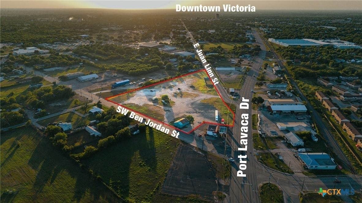 2408 SW Ben Jordan St, Victoria, TX à vendre Photo du bâtiment- Image 1 de 17