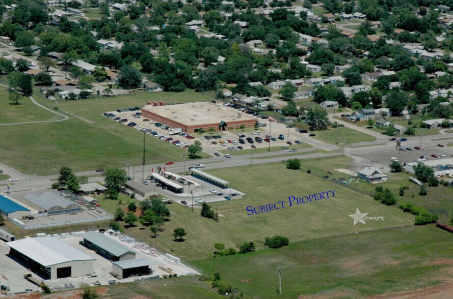 2610 SW Lee Blvd, Lawton, OK à vendre - Photo du bâtiment - Image 1 de 2