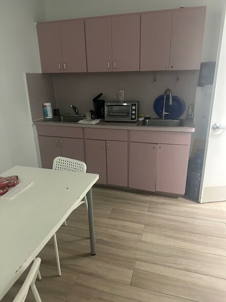 1117 E Hallandale Beach Blvd, Hallandale Beach, FL à louer - Photo du bâtiment - Image 2 de 21