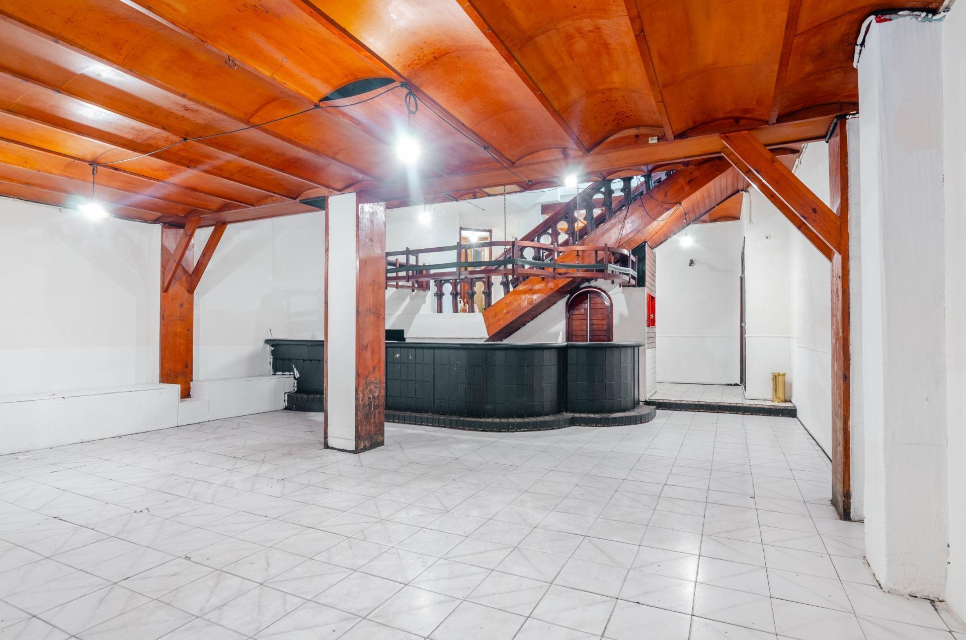 Calle Muñoz Degraín, 3, Oviedo, Asturias for sale Building Photo- Image 1 of 57