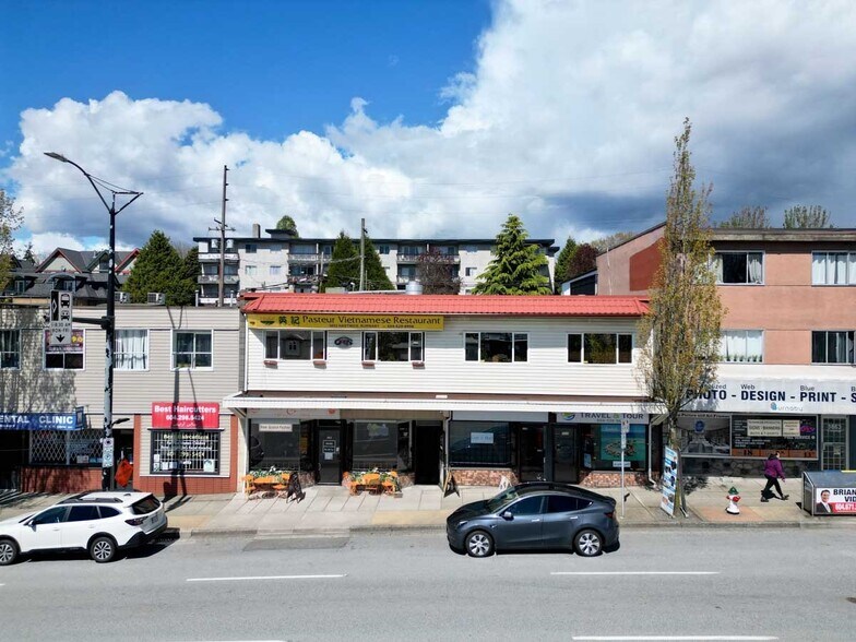 3853 Hastings St, Burnaby, BC à vendre - Photo principale - Image 1 de 1