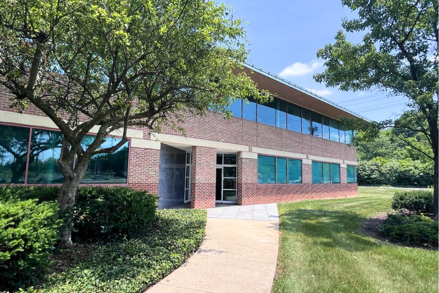 527 Stanton Christiana Rd, Newark, DE for lease - Building Photo - Image 1 of 8