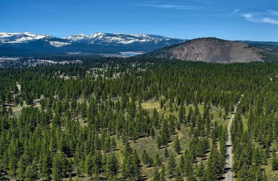 11221 Martis Peak rd, Truckee, CA for sale - Primary Photo - Image 1 of 3